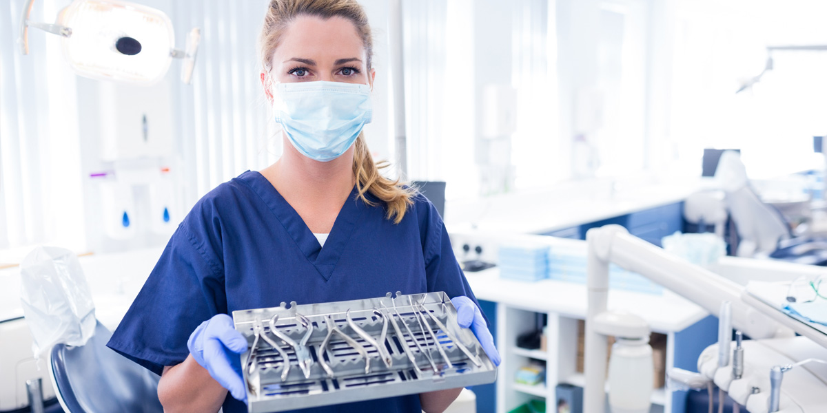 Ассистент стоматолога: его значение и роль в работе стоматологического кабинета