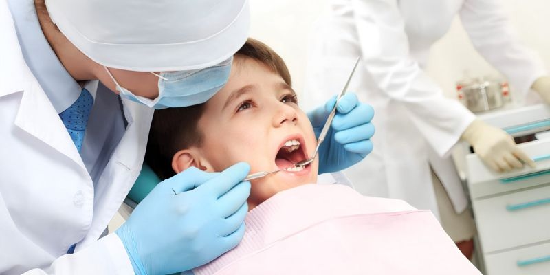 Что делать, если зубы у ребенка растут в два ряда?